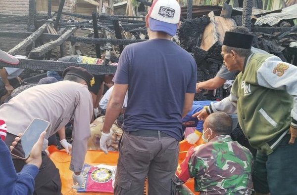 Kebakaran Rumah Panggung di Bima, Pemilik Ditemukan Tewas